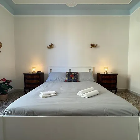 Big Bright Flat - Vatican Foro Italico Rom